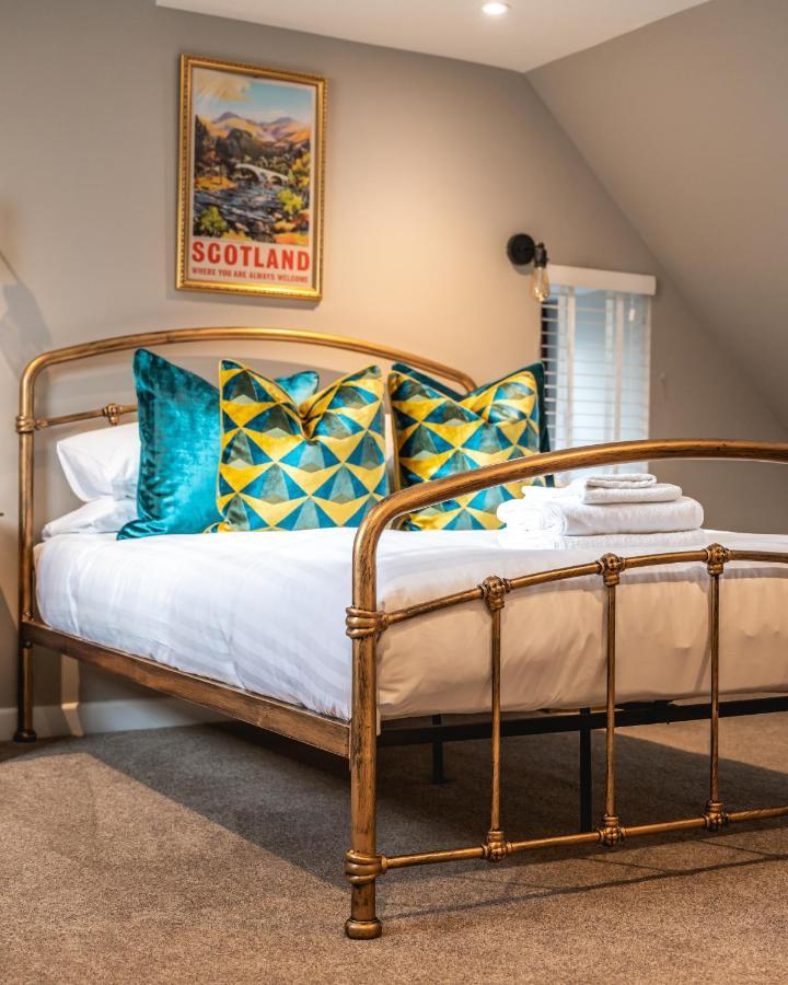 Luxury With Mountain View's Cononbridge